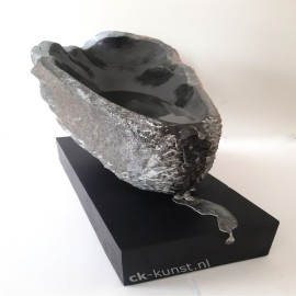 6-Water--uit-de-serie-de-Chinese-5-elementen---Springstone-en-Epoxy.jpg